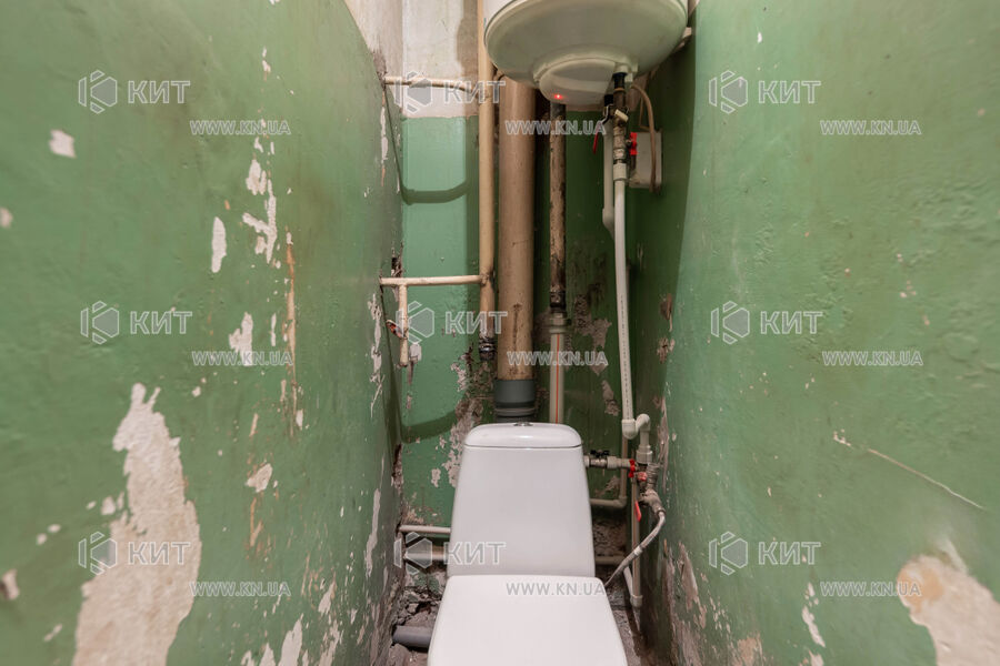 Продаж квартири Харків, ХТЗ, Рогань, 33м²