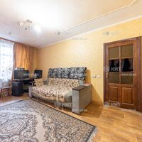 Продаж квартири Харків, ХТЗ, Рогань, 33м²