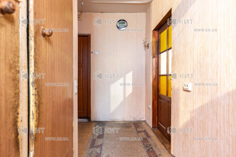 Продаж квартири Харків, ХТЗ, Рогань, 33м²
