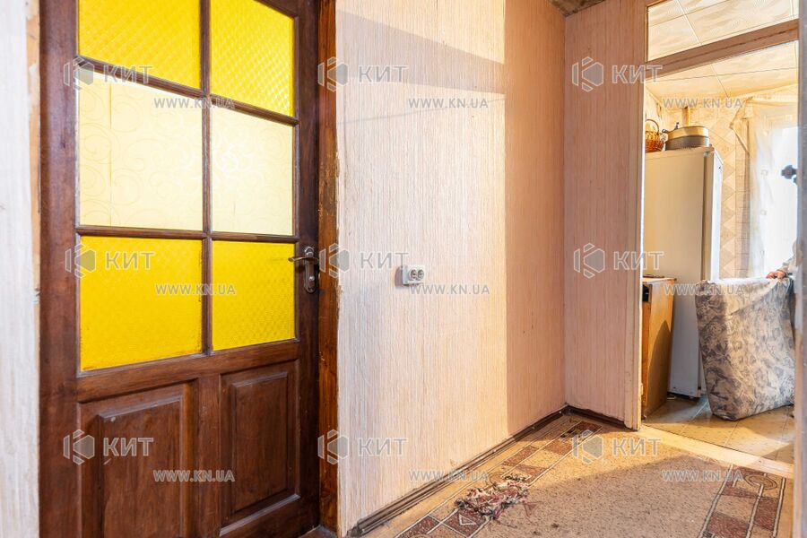 Продаж квартири Харків, ХТЗ, Рогань, 33м²