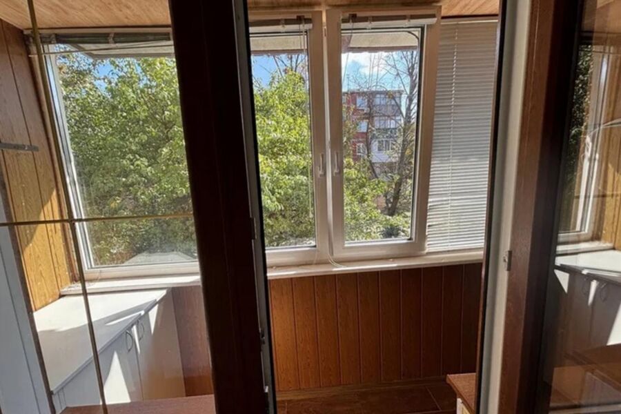 Продаж квартири Харків, ХТЗ, Рогань, 46.4м²