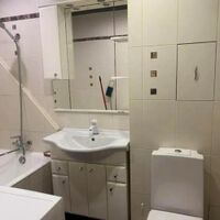 Продаж квартири Харків, ХТЗ, Рогань, 50м²