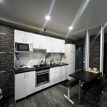 Продаж квартир - Харків,  Глобинська (Маршала Батицького) вул.  4