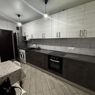 Продажа 	 Харьков, Ньютона Сергея Барсукова (Федоренко) ул.   12