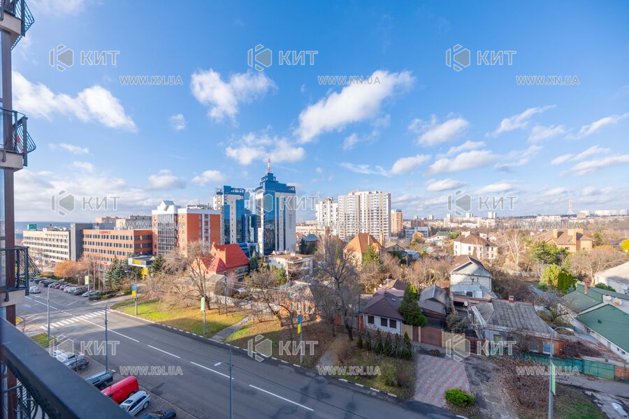 Продаж квартири Харків, Наукова, 140м²