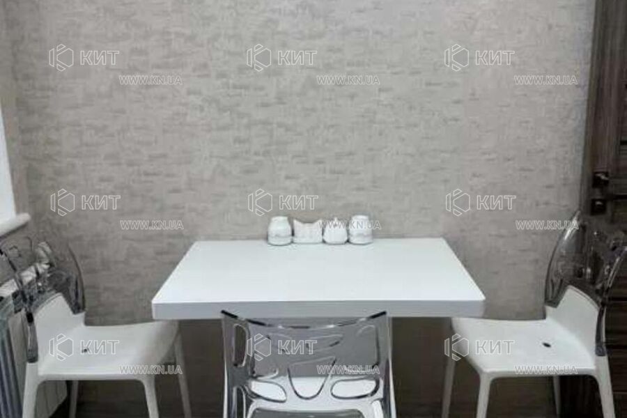 Продаж квартири Харків, Олексіївка, 38м²