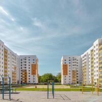 Продаж квартири Харків, ХТЗ, Рогань, 76м²