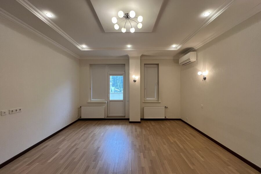 квартири Харків, Олексіївка, 125м²