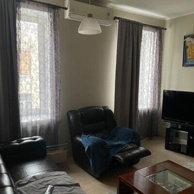 Продажа 	 Харків,  Куликівський узвіз (Революції) вул.   13