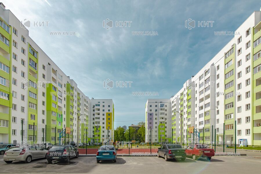 Продаж квартири Харків, ХТЗ, Рогань, 81м²