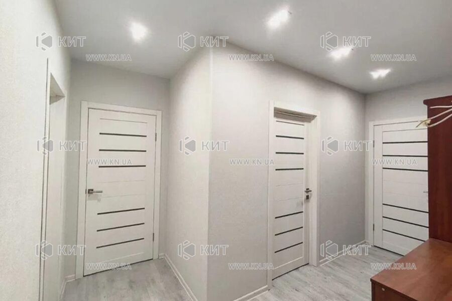 Продаж квартири Харків, ХТЗ, Рогань, 56м²