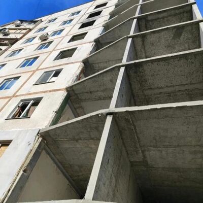 Продажа 	 Харків,  Метробудівників вул.   40