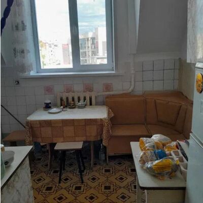 Продажа 	 Харків,  Героїв Харкова (Московський) пр.   3