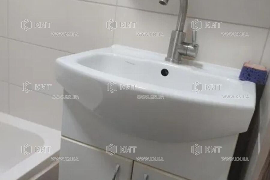 Продаж квартири Харків, Гагаріна, Спортивна, Захисників, 20м²