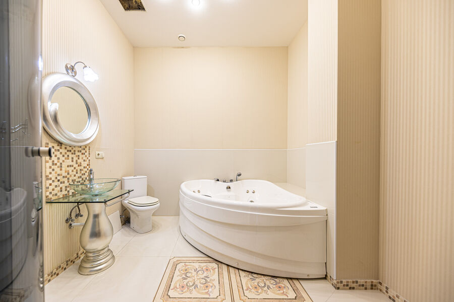 Продаж квартири Харків, Центр, 151м²