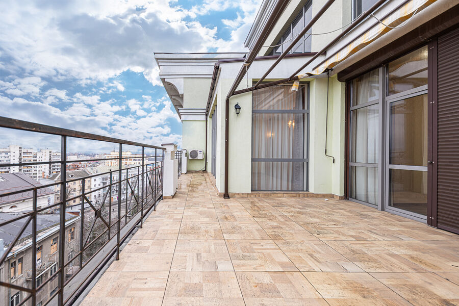 Продаж квартири Харків, Центр, 151м²