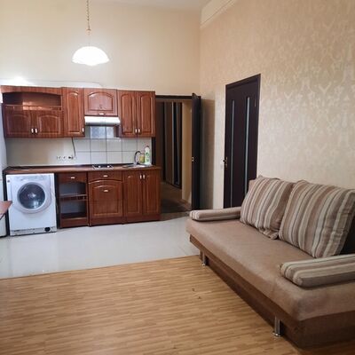 Продажа 	 Харків,  Аерокосмічний (Гагаріна) пр.   74