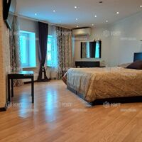 Продаж квартири Харків, Олексіївка, 161м²