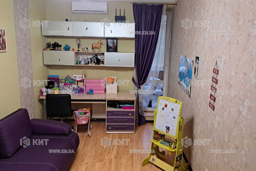 Продаж квартири Харків, Олексіївка, 161м²