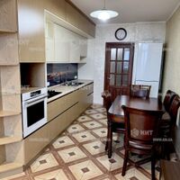 Продаж квартири Харків, Майдан Героїв Небесної Сотні, 100м²