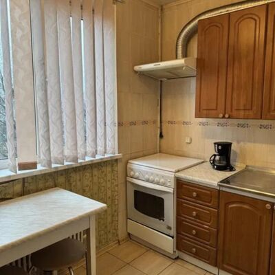 Продажа 	 Харьков,  Леся Сердюка (Командарма Корка) ул.   10