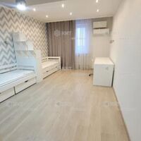 Продаж квартири Харків, Малишева, 135м²