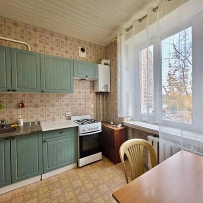 Продажа 	 Харків,  Отакара Яроша вул.   37