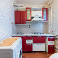 Продаж квартири Харків, ХТЗ, Рогань, 47м²