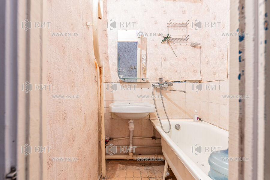 Продаж квартири Харків, ХТЗ, Рогань, 47м²