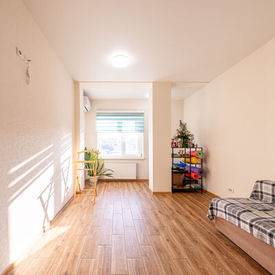 Продажа 	 Харьков, Защитник Богдана Хмельницкого ул.   32