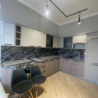 Продажа 	 Харків,  Алчевських (Артема) вул.   27