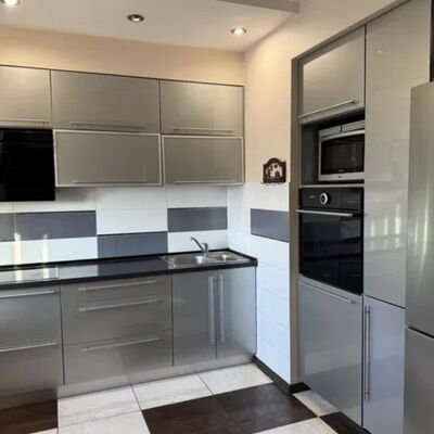 Продажа 	 Харків, Гагаріна 41/2 Аерокосмічний (Гагаріна) пр.   43/1