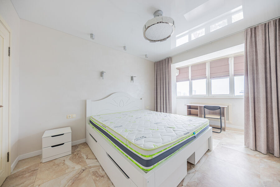 Продаж квартири Харків, Наукова, 80м²