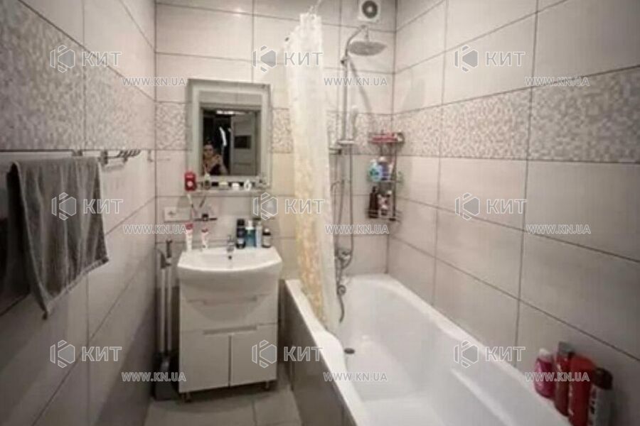 Продаж квартири Харків, ХТЗ, Рогань, 56м²