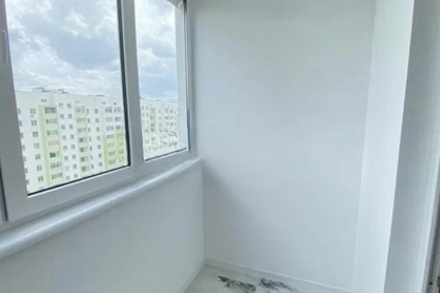 Продаж квартири Харків, ХТЗ, Рогань, 43м²