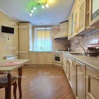 Продаж квартири Харків, ХТЗ, Рогань, 66м²