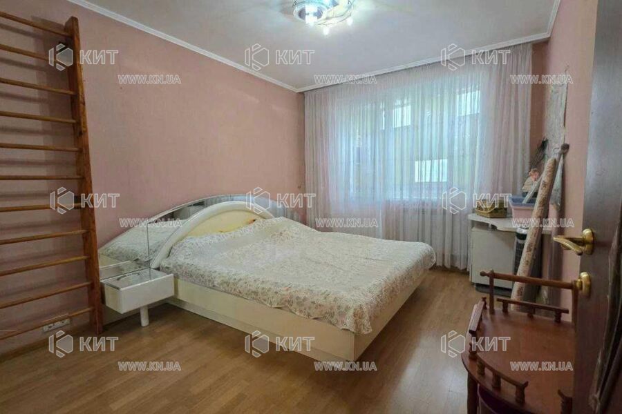 Продаж квартири Харків, ХТЗ, Рогань, 66м²