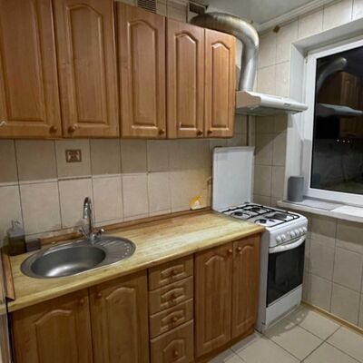 Продажа 	 Харьков,  Байрона (Героев Сталинграда) пр.   146