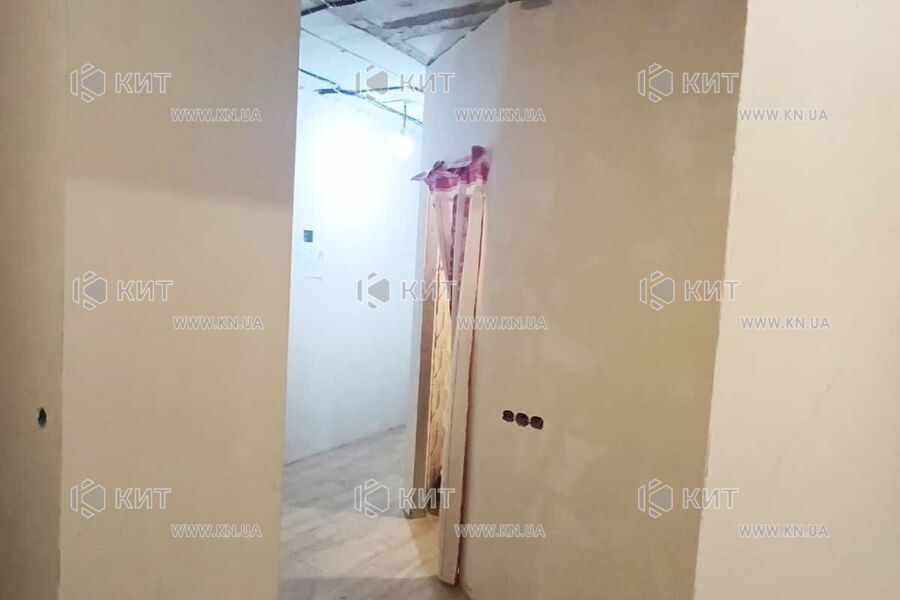 Продаж квартири Харків, ХТЗ, Рогань, 32м²