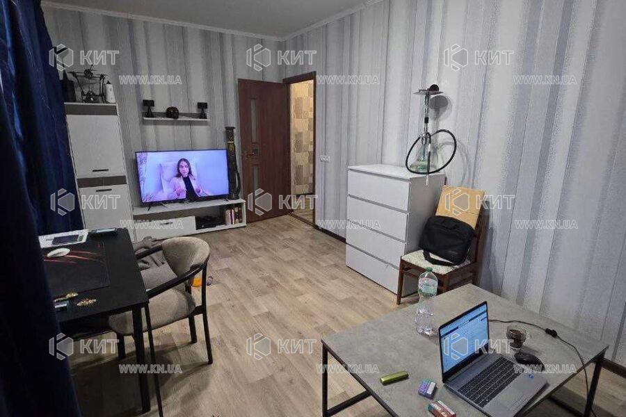 Продаж квартири Харків, ХТЗ, Рогань, 54м²