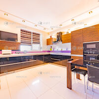 Продаж квартири Харків, Наукова, 135м²