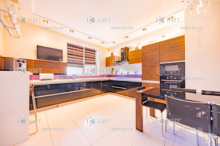 Продаж квартири Харків, Наукова, 135м²