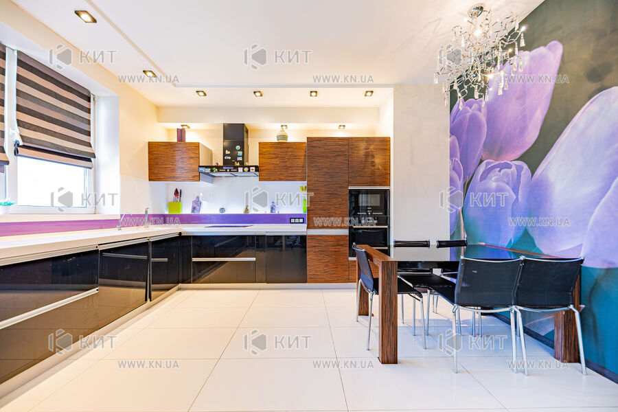 Продаж квартири Харків, Наукова, 135м²