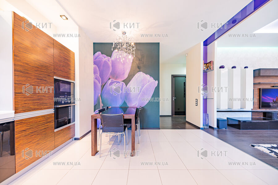 Продаж квартири Харків, Наукова, 135м²