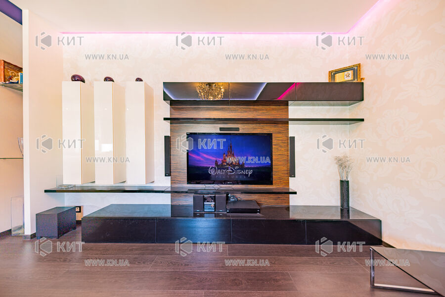 Продаж квартири Харків, Наукова, 135м²