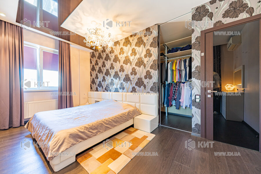 Продаж квартири Харків, Наукова, 135м²