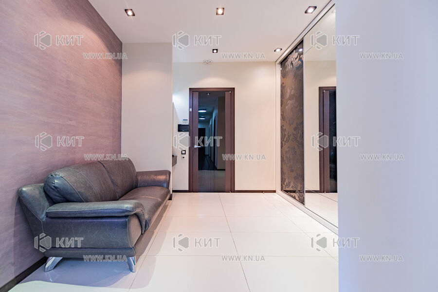 Продаж квартири Харків, Наукова, 135м²