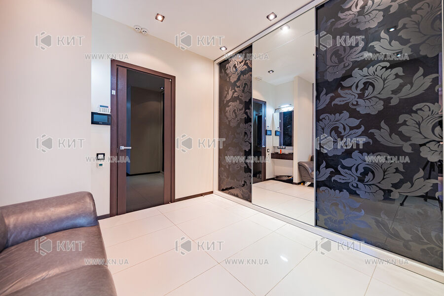 Продаж квартири Харків, Наукова, 135м²