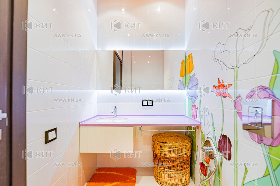 Продаж квартири Харків, Наукова, 135м²