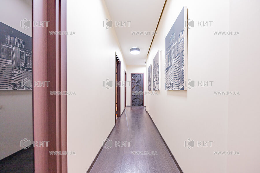 Продаж квартири Харків, Наукова, 135м²